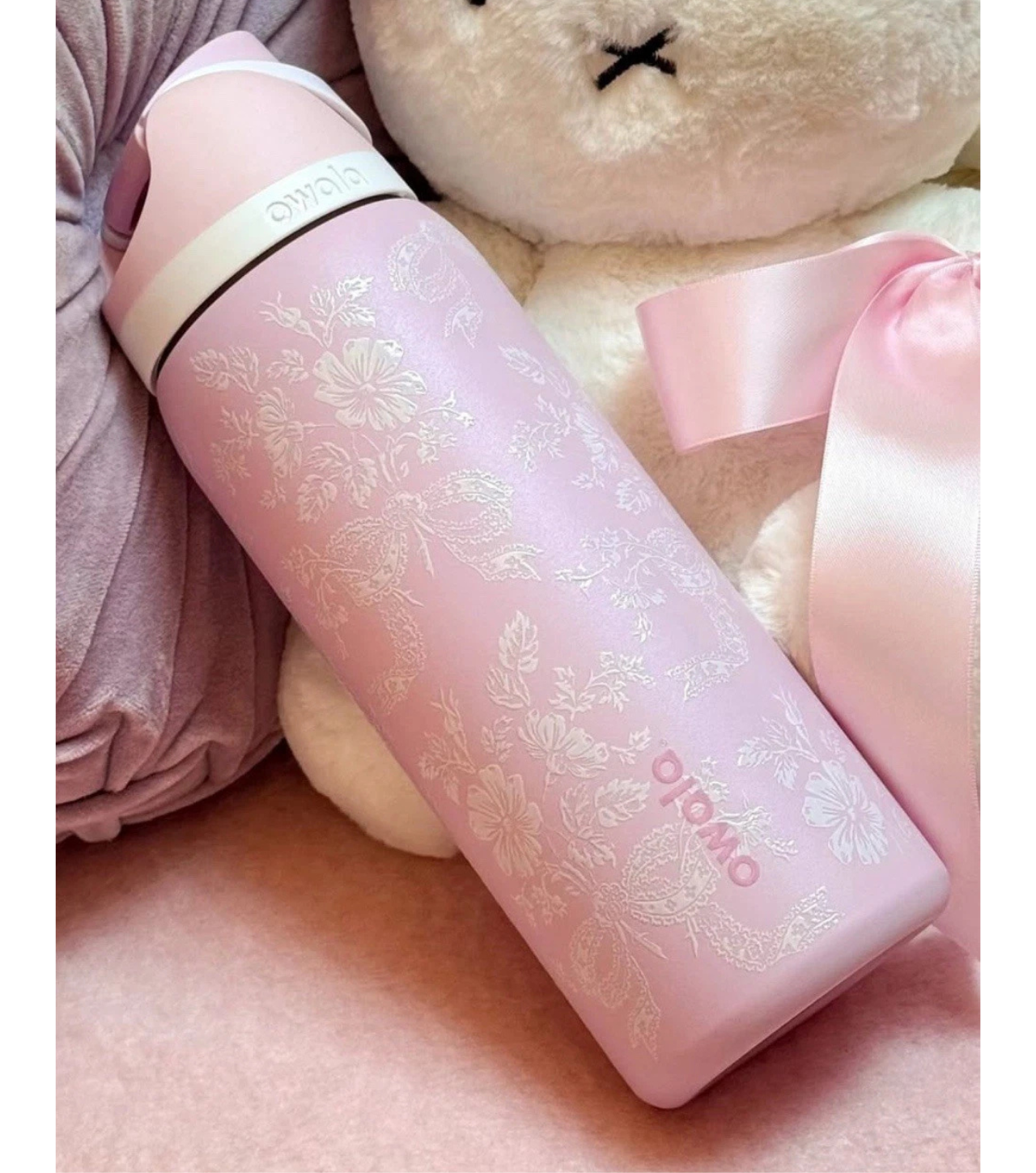 Exclusive Owala FreeSip 32oz Water Bottle
